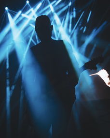 破局与引领，顶级商务舞台首现国产电脑身影，飞腾腾锐D3000M芯片赋能新高度