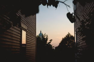 生存线持续上移，美国普通人的新底线与生存困境